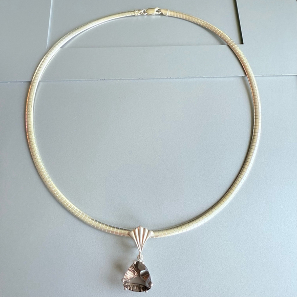 Smoky Quartz Enhancer Seashell Pendant Sterling Silver Omega Collar Neck… - Picture 6 of 8